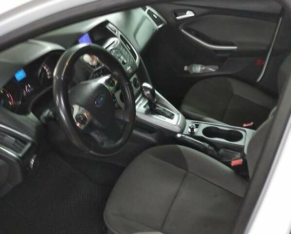 Білий Форд Фокус, об'ємом двигуна 2 л та пробігом 129 тис. км за 8100 $, фото 8 на Automoto.ua