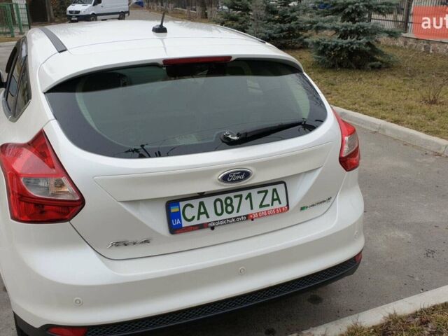 Белый Форд Фокус, объемом двигателя 0 л и пробегом 135 тыс. км за 8400 $, фото 2 на Automoto.ua