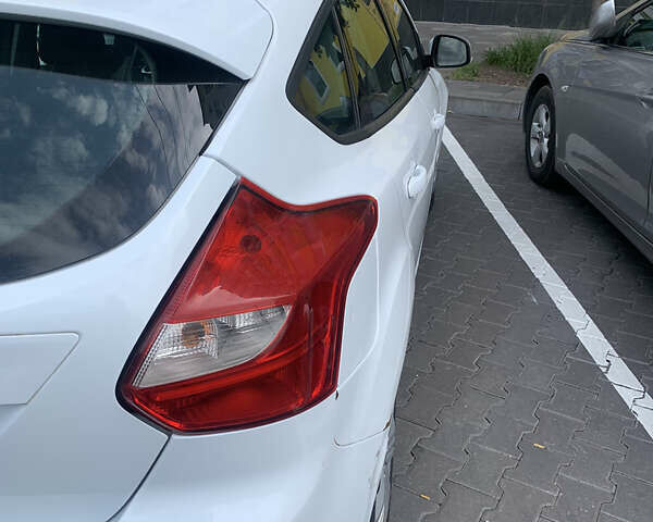 Білий Форд Фокус, об'ємом двигуна 1.6 л та пробігом 288 тис. км за 4800 $, фото 10 на Automoto.ua