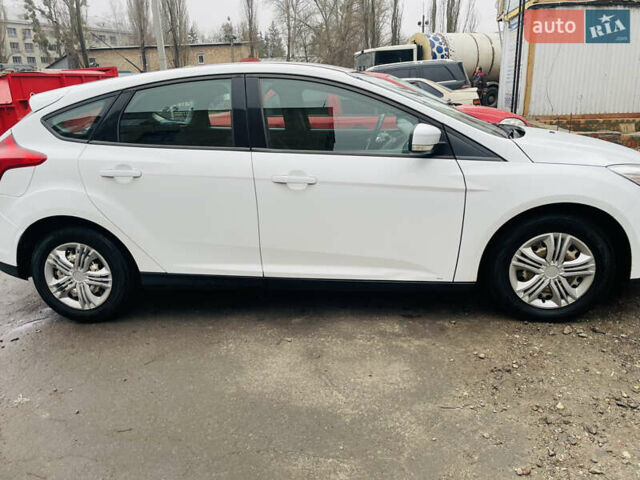 Белый Форд Фокус, объемом двигателя 1.6 л и пробегом 288 тыс. км за 5200 $, фото 8 на Automoto.ua