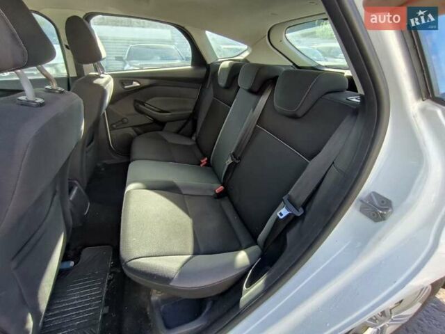Белый Форд Фокус, объемом двигателя 1.6 л и пробегом 289 тыс. км за 5490 $, фото 9 на Automoto.ua