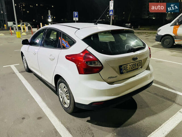 Белый Форд Фокус, объемом двигателя 1.6 л и пробегом 288 тыс. км за 5200 $, фото 1 на Automoto.ua