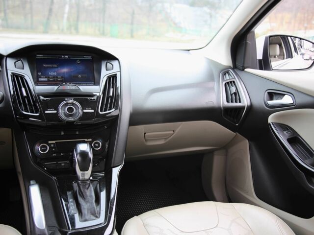 Білий Форд Фокус, об'ємом двигуна 0 л та пробігом 153 тис. км за 6600 $, фото 12 на Automoto.ua