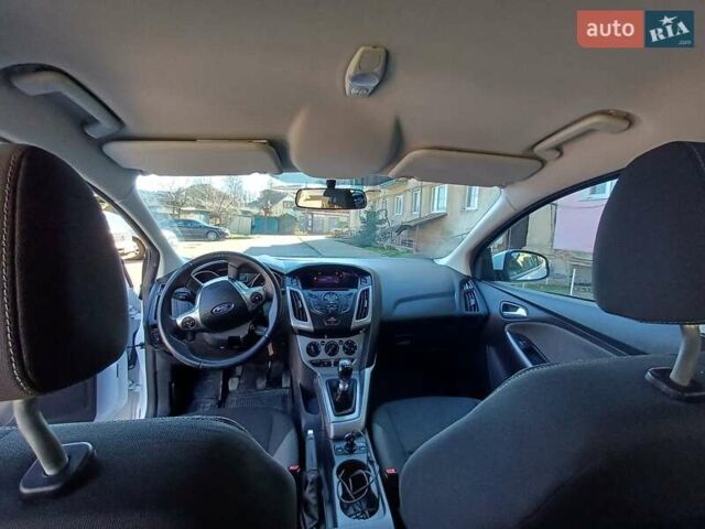 Белый Форд Фокус, объемом двигателя 1.6 л и пробегом 207 тыс. км за 7200 $, фото 7 на Automoto.ua