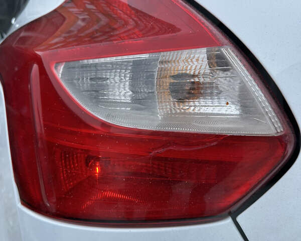 Белый Форд Фокус, объемом двигателя 1.6 л и пробегом 187 тыс. км за 6500 $, фото 1 на Automoto.ua