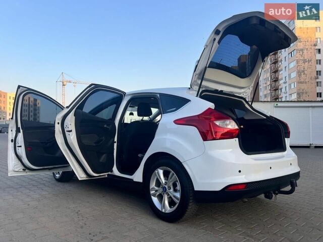 Белый Форд Фокус, объемом двигателя 1.6 л и пробегом 225 тыс. км за 6200 $, фото 10 на Automoto.ua