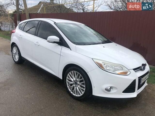 Белый Форд Фокус, объемом двигателя 2 л и пробегом 237 тыс. км за 7500 $, фото 3 на Automoto.ua