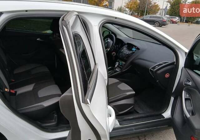 Білий Форд Фокус, об'ємом двигуна 1.6 л та пробігом 280 тис. км за 7000 $, фото 9 на Automoto.ua