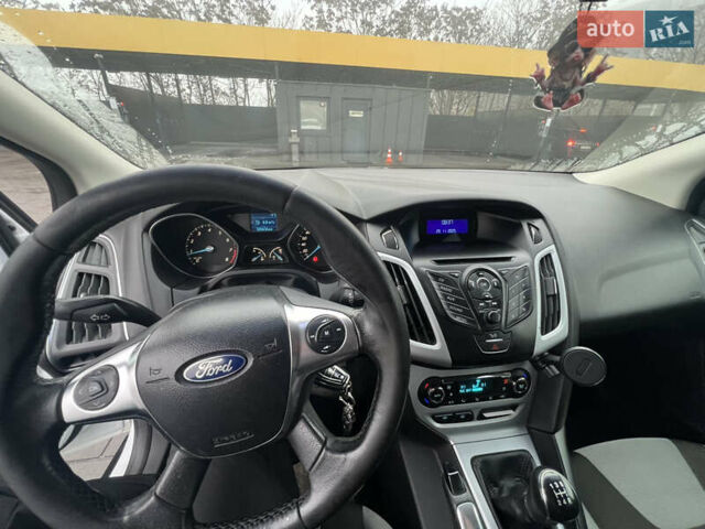 Белый Форд Фокус, объемом двигателя 1.6 л и пробегом 187 тыс. км за 6500 $, фото 2 на Automoto.ua