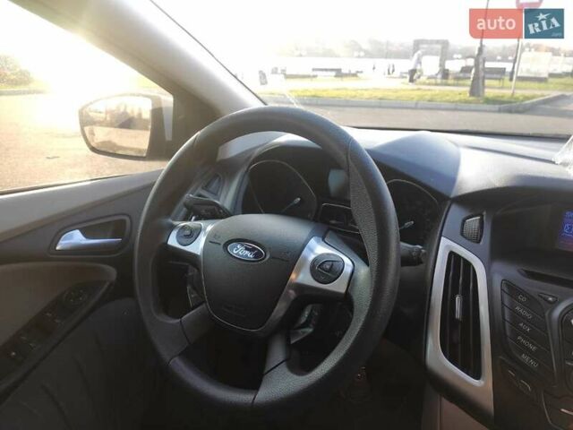 Белый Форд Фокус, объемом двигателя 2 л и пробегом 146 тыс. км за 8200 $, фото 4 на Automoto.ua