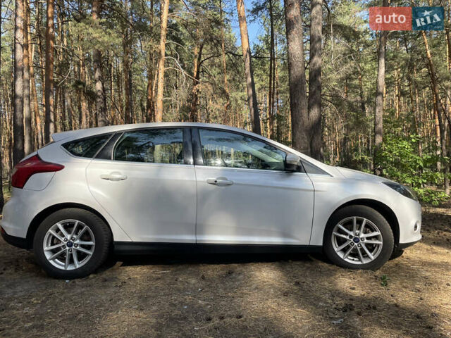 Білий Форд Фокус, об'ємом двигуна 2 л та пробігом 217 тис. км за 8600 $, фото 3 на Automoto.ua