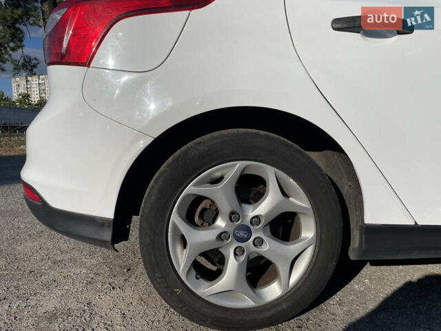 Белый Форд Фокус, объемом двигателя 1.6 л и пробегом 135 тыс. км за 7900 $, фото 15 на Automoto.ua