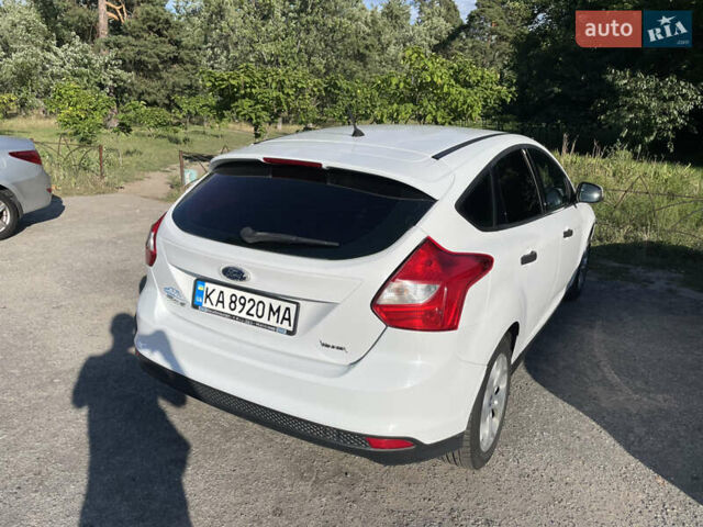 Белый Форд Фокус, объемом двигателя 1.6 л и пробегом 135 тыс. км за 7900 $, фото 4 на Automoto.ua