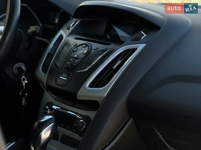 Белый Форд Фокус, объемом двигателя 1.6 л и пробегом 254 тыс. км за 6500 $, фото 4 на Automoto.ua