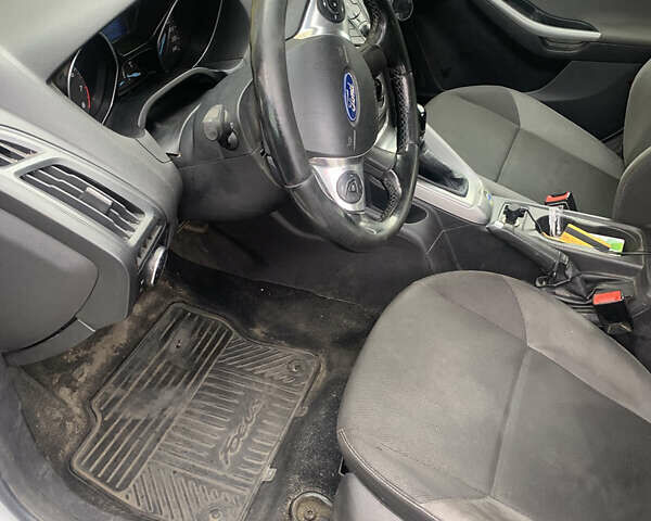 Білий Форд Фокус, об'ємом двигуна 1.6 л та пробігом 288 тис. км за 4800 $, фото 16 на Automoto.ua