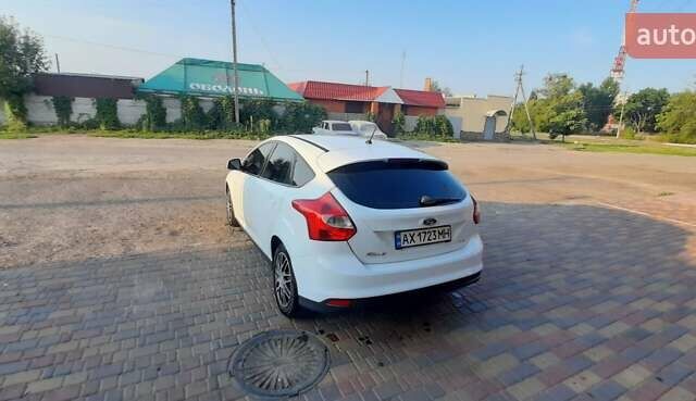 Белый Форд Фокус, объемом двигателя 1.6 л и пробегом 363 тыс. км за 8000 $, фото 3 на Automoto.ua