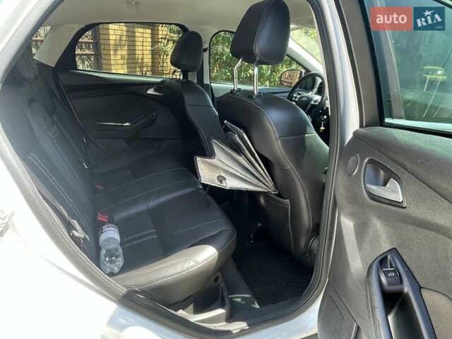 Білий Форд Фокус, об'ємом двигуна 2 л та пробігом 365 тис. км за 8500 $, фото 33 на Automoto.ua