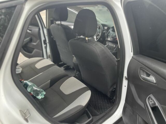 Білий Форд Фокус, об'ємом двигуна 1.6 л та пробігом 232 тис. км за 7200 $, фото 5 на Automoto.ua