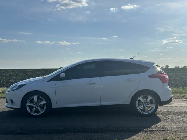 Белый Форд Фокус, объемом двигателя 2 л и пробегом 240 тыс. км за 6700 $, фото 2 на Automoto.ua