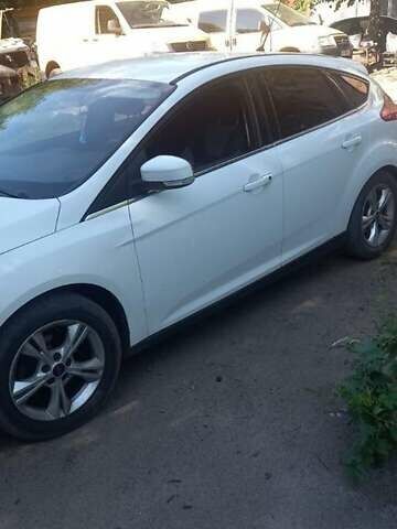 Білий Форд Фокус, об'ємом двигуна 1.6 л та пробігом 232 тис. км за 8000 $, фото 2 на Automoto.ua