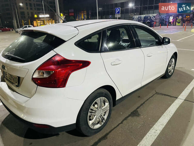 Белый Форд Фокус, объемом двигателя 1.6 л и пробегом 288 тыс. км за 5200 $, фото 2 на Automoto.ua