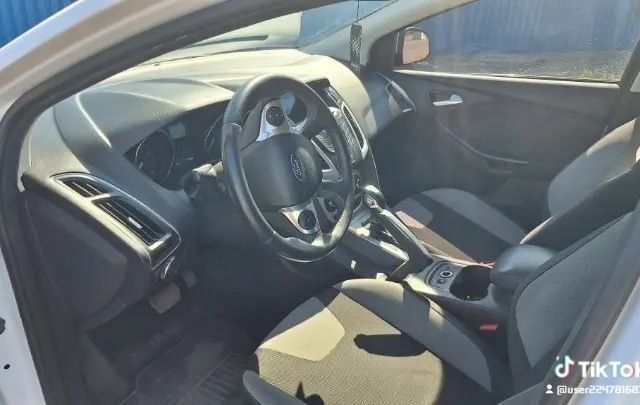 Білий Форд Фокус, об'ємом двигуна 1.6 л та пробігом 158 тис. км за 7000 $, фото 6 на Automoto.ua