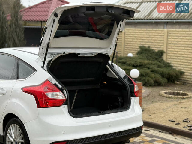 Білий Форд Фокус, об'ємом двигуна 2 л та пробігом 237 тис. км за 6900 $, фото 14 на Automoto.ua