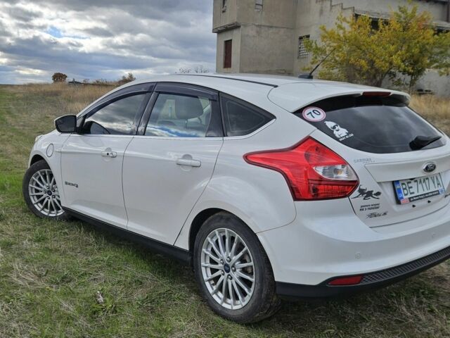 Белый Форд Фокус, объемом двигателя 0 л и пробегом 88 тыс. км за 6500 $, фото 7 на Automoto.ua