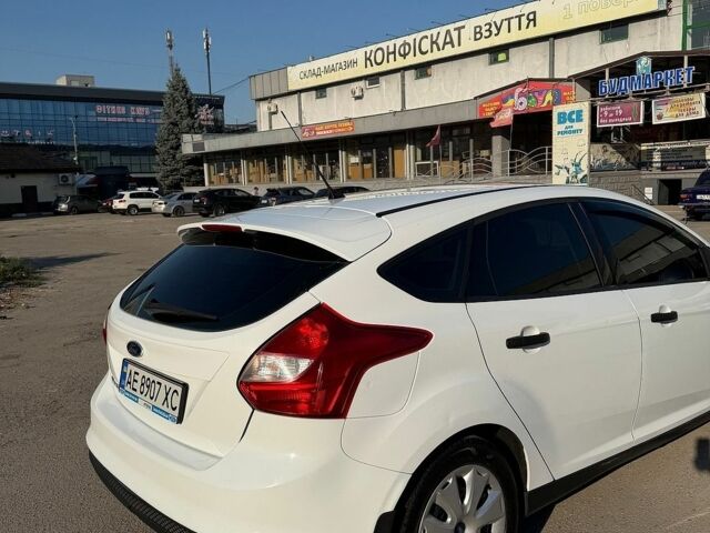 Белый Форд Фокус, объемом двигателя 1.6 л и пробегом 151 тыс. км за 7550 $, фото 5 на Automoto.ua