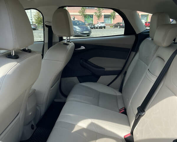 Белый Форд Фокус, объемом двигателя 0 л и пробегом 135 тыс. км за 7600 $, фото 7 на Automoto.ua