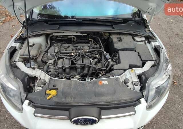 Білий Форд Фокус, об'ємом двигуна 1.6 л та пробігом 223 тис. км за 6900 $, фото 17 на Automoto.ua