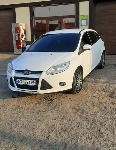 Белый Форд Фокус, объемом двигателя 1.6 л и пробегом 363 тыс. км за 8000 $, фото 6 на Automoto.ua