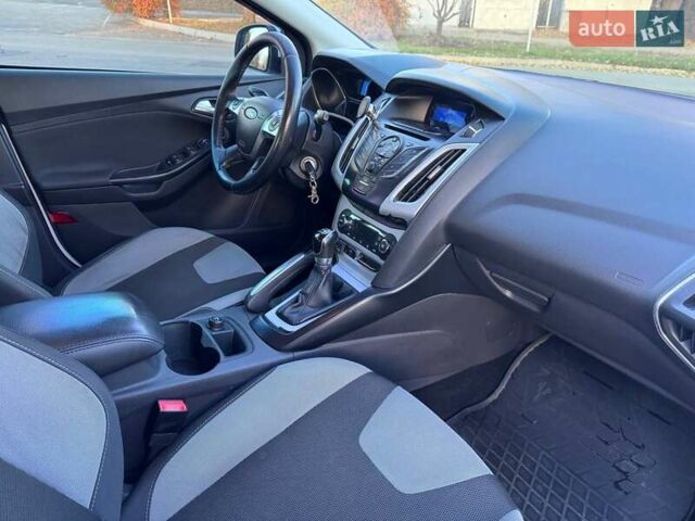 Белый Форд Фокус, объемом двигателя 1.6 л и пробегом 223 тыс. км за 7500 $, фото 9 на Automoto.ua