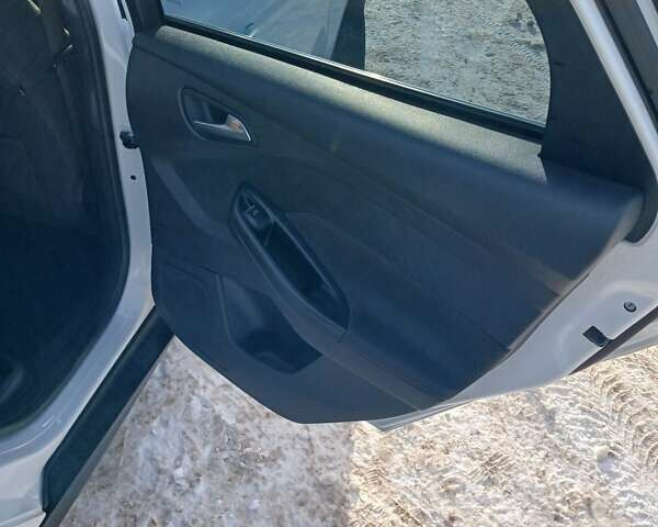 Білий Форд Фокус, об'ємом двигуна 1.6 л та пробігом 96 тис. км за 8300 $, фото 11 на Automoto.ua