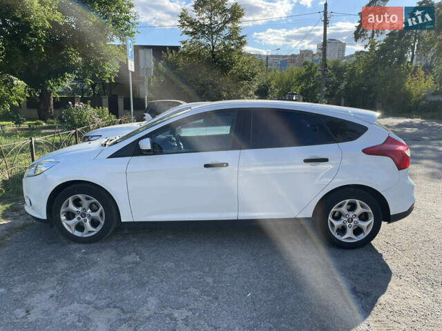 Белый Форд Фокус, объемом двигателя 1.6 л и пробегом 135 тыс. км за 7900 $, фото 3 на Automoto.ua