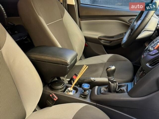 Белый Форд Фокус, объемом двигателя 1.6 л и пробегом 133 тыс. км за 8000 $, фото 9 на Automoto.ua