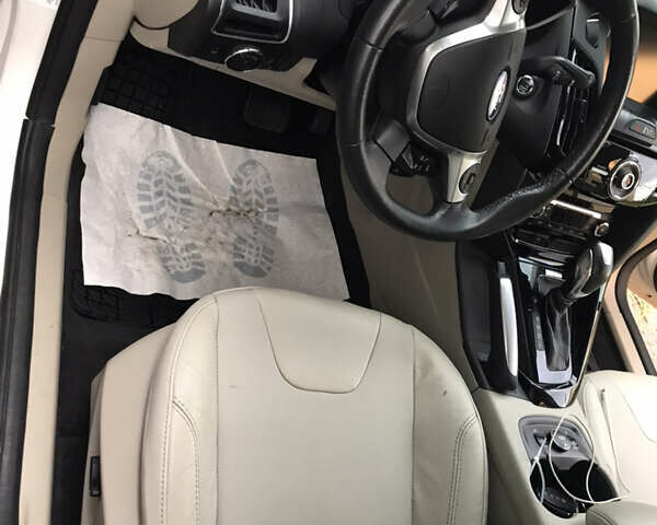 Білий Форд Фокус, об'ємом двигуна 0 л та пробігом 106 тис. км за 9000 $, фото 7 на Automoto.ua