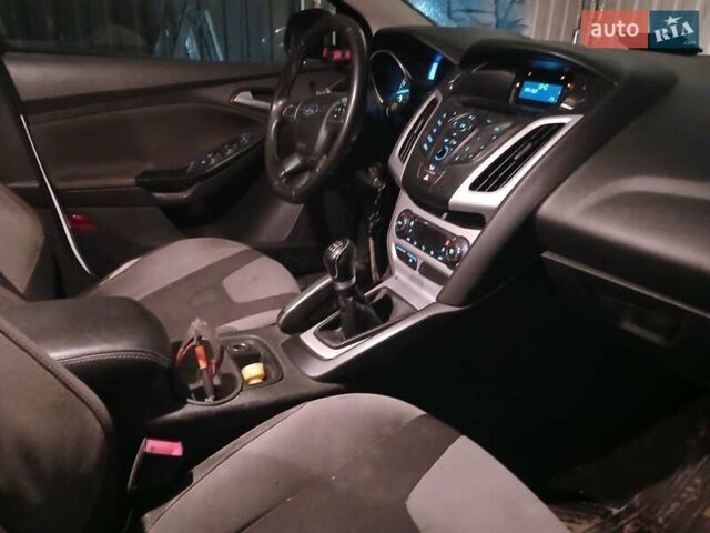 Білий Форд Фокус, об'ємом двигуна 1.49 л та пробігом 210 тис. км за 6700 $, фото 2 на Automoto.ua