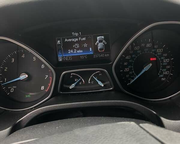 Белый Форд Фокус, объемом двигателя 2 л и пробегом 237 тыс. км за 7500 $, фото 8 на Automoto.ua