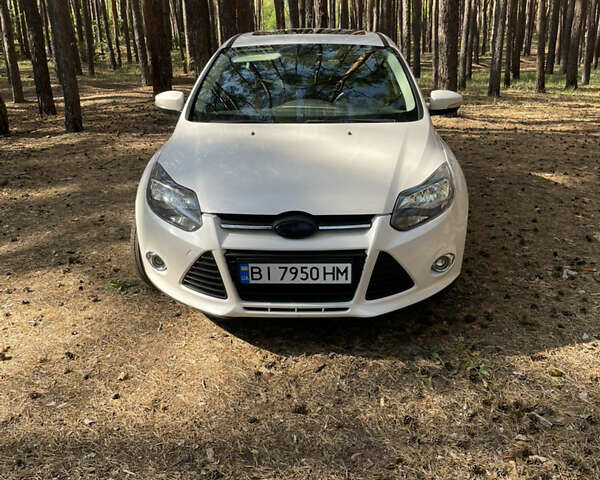 Білий Форд Фокус, об'ємом двигуна 2 л та пробігом 217 тис. км за 8600 $, фото 1 на Automoto.ua