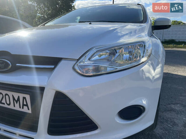Белый Форд Фокус, объемом двигателя 1.6 л и пробегом 135 тыс. км за 7900 $, фото 5 на Automoto.ua