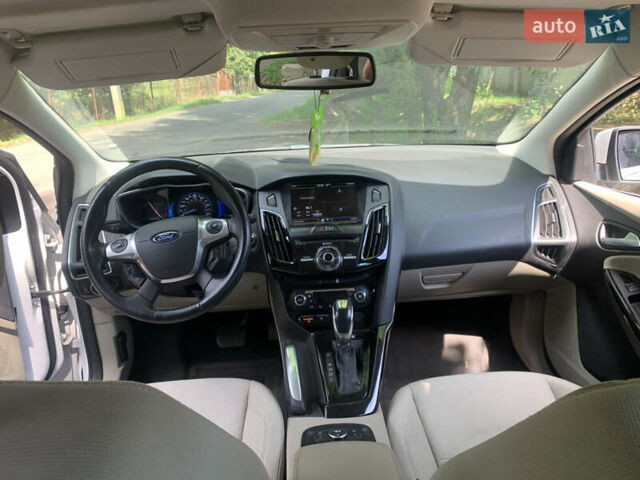 Белый Форд Фокус, объемом двигателя 0 л и пробегом 136 тыс. км за 5200 $, фото 4 на Automoto.ua