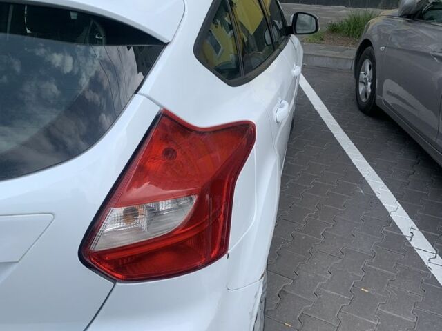 Белый Форд Фокус, объемом двигателя 1.6 л и пробегом 280 тыс. км за 4800 $, фото 15 на Automoto.ua