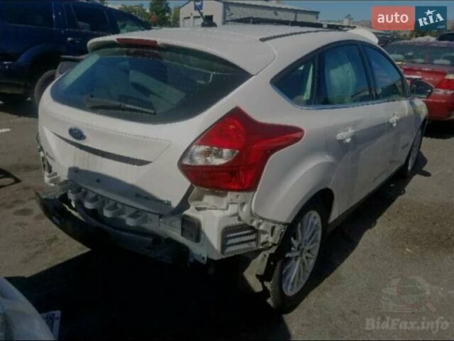 Белый Форд Фокус, объемом двигателя 0 л и пробегом 135 тыс. км за 8400 $, фото 15 на Automoto.ua