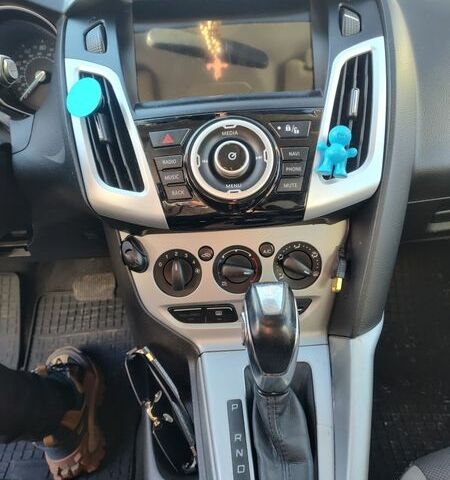 Білий Форд Фокус, об'ємом двигуна 2 л та пробігом 303 тис. км за 6700 $, фото 2 на Automoto.ua