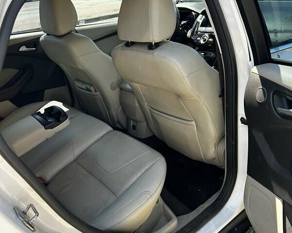 Білий Форд Фокус, об'ємом двигуна 0 л та пробігом 130 тис. км за 9000 $, фото 9 на Automoto.ua
