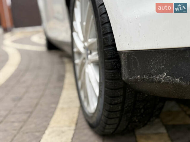 Білий Форд Фокус, об'ємом двигуна 2 л та пробігом 237 тис. км за 6900 $, фото 17 на Automoto.ua