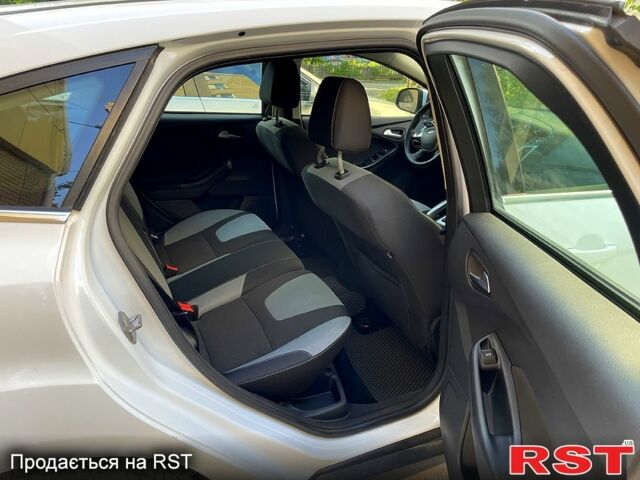 Белый Форд Фокус, объемом двигателя 1.6 л и пробегом 214 тыс. км за 7700 $, фото 8 на Automoto.ua