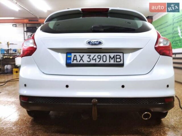 Білий Форд Фокус, об'ємом двигуна 2 л та пробігом 129 тис. км за 8100 $, фото 15 на Automoto.ua