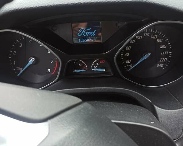 Белый Форд Фокус, объемом двигателя 1.6 л и пробегом 136 тыс. км за 9000 $, фото 6 на Automoto.ua